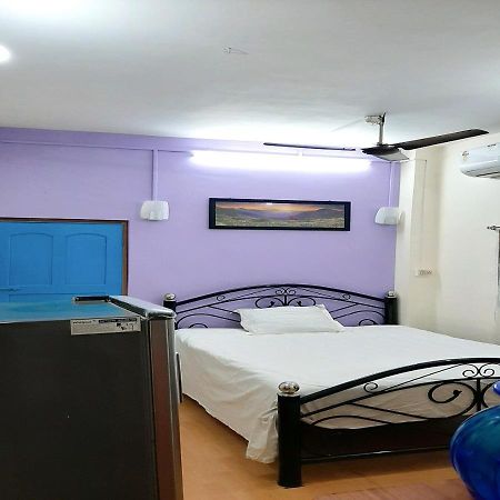 Dden Vennell Bnb -Metro Access- Calcutta Exteriör bild