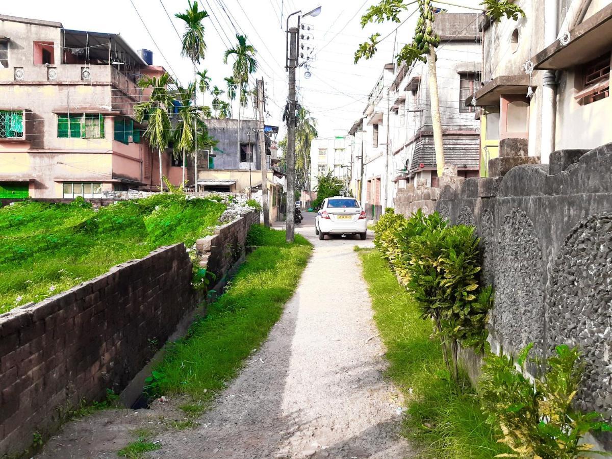 Dden Vennell Bnb -Metro Access- Calcutta Exteriör bild