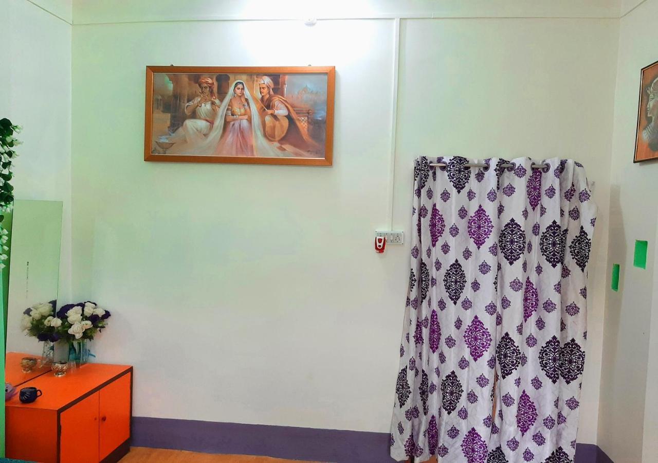 Dden Vennell Bnb -Metro Access- Calcutta Exteriör bild