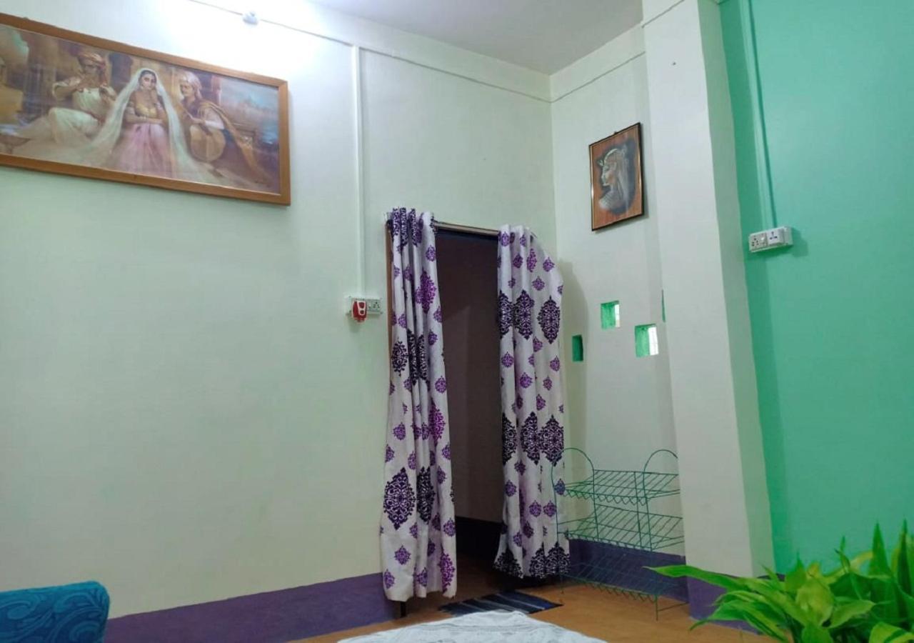 Dden Vennell Bnb -Metro Access- Calcutta Exteriör bild
